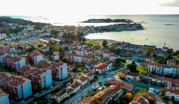 Požrtvovni porečki turisti: Mladi bračni par iz Njemačke pomogao u prometnoj nesreći