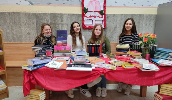 Bankarela od libri u SŠ Mate Balote: Čitanje nije samo lektira
