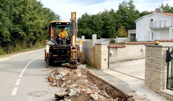 Poreč: Nastavlja se izgradnja sustava javne rasvjete - u Cancinima i Kukcima te Červar Portu