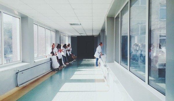 Covid-pozitivan pacijent pobjegao iz Zarazne, pronađen mrtav u stanu kod majke