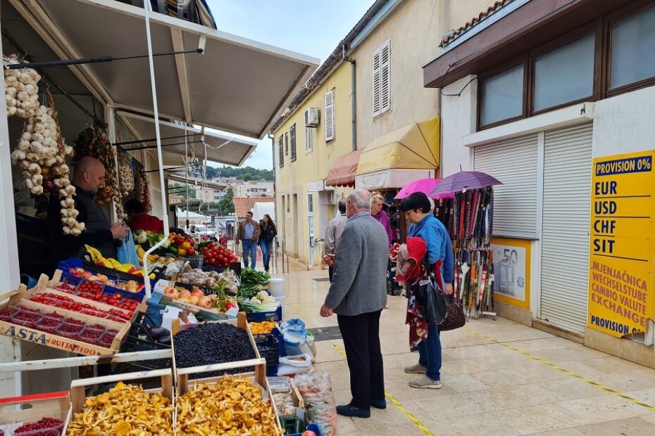 Jutro na porečkoj tržnici
