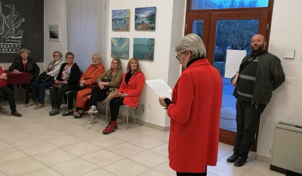 Na izložbi s temom uvale Santa Marina sudjeluje 17 autora