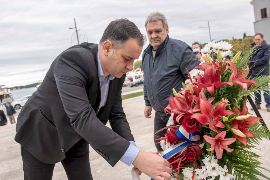 Polaganje vijenaca u Puli, foto: Istarska županija