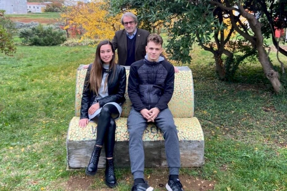 Lara Stranić i Paolo Bilić sa profesorom Vladimirom Torbicom