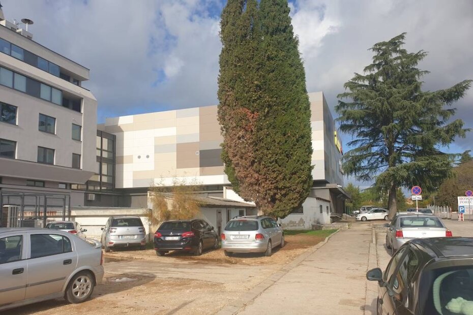 Neuređena parcela u samom središtu grada