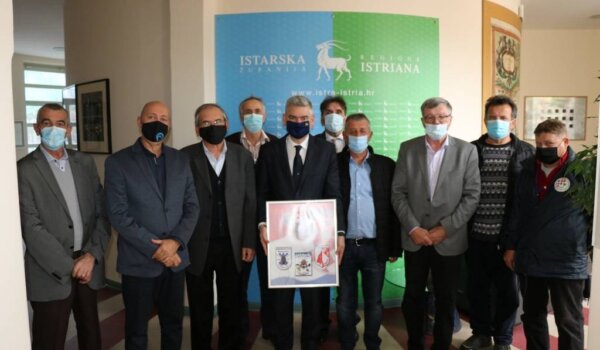 Predstavnici 154. brigade Hrvatske vojske    na prijemu kod župana