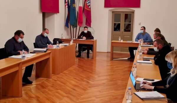 S aktualnog sata Općinskog vijeća Višnjana