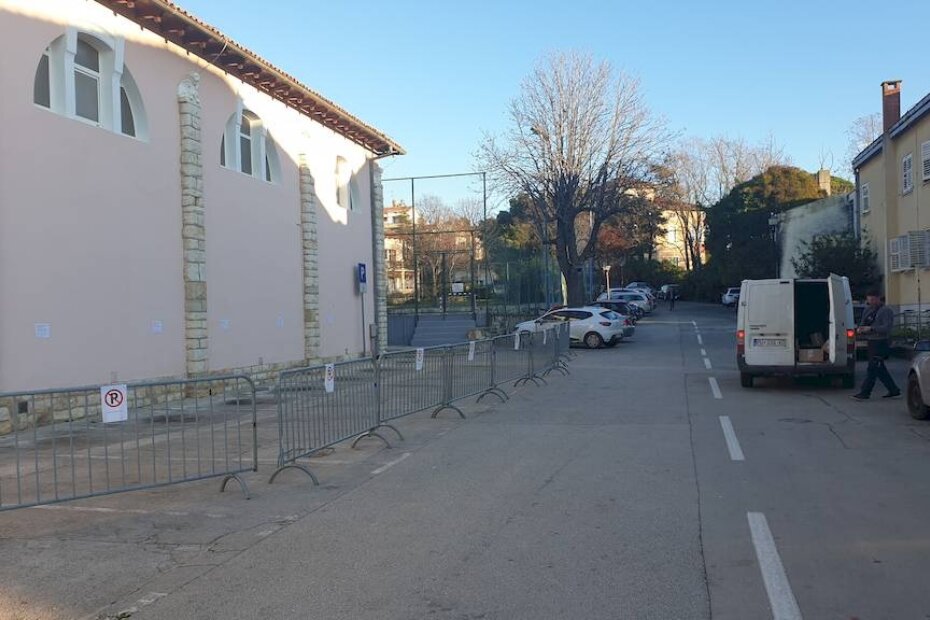 Do završetka radova bez parkiranja u dijelu Gimnastičke (Foto: parentium)