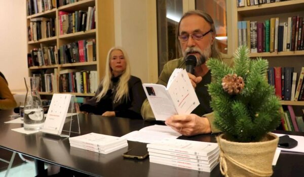 Pjesnička večer uz stihove Tomislava, glazbu Gabriela i fotografije Jelene Milohanić