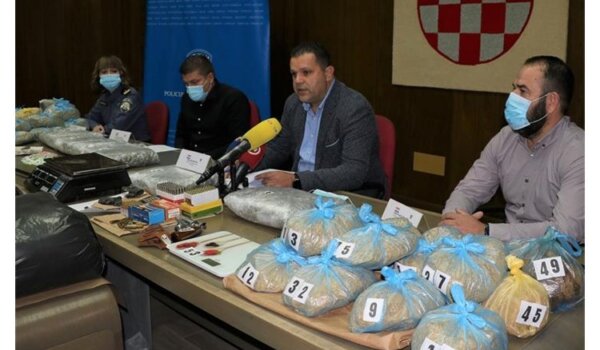 Privedena organizirana skupina švercera duhana