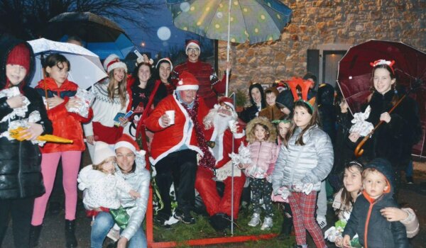 Foto: Božićna feštica u Velenikima uz doček Djeda Mraza