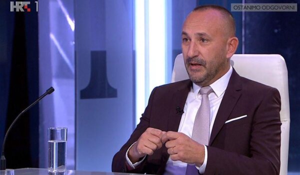 Desničar Zekanović o desničarima: 'Postoji razlog zašto je desnica kockoglava i krezuba, a ne akademska i moderna'