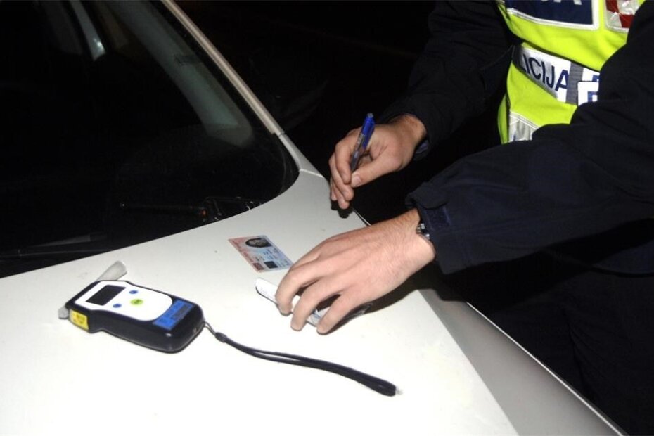 Pijan izazvao sudar više vozila (Ilustracija, PU istarska)