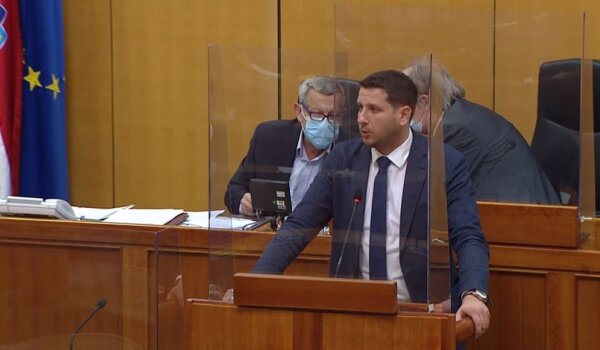 Lerotić: Ne prihvaćamo diskriminaciju istarskih učenika