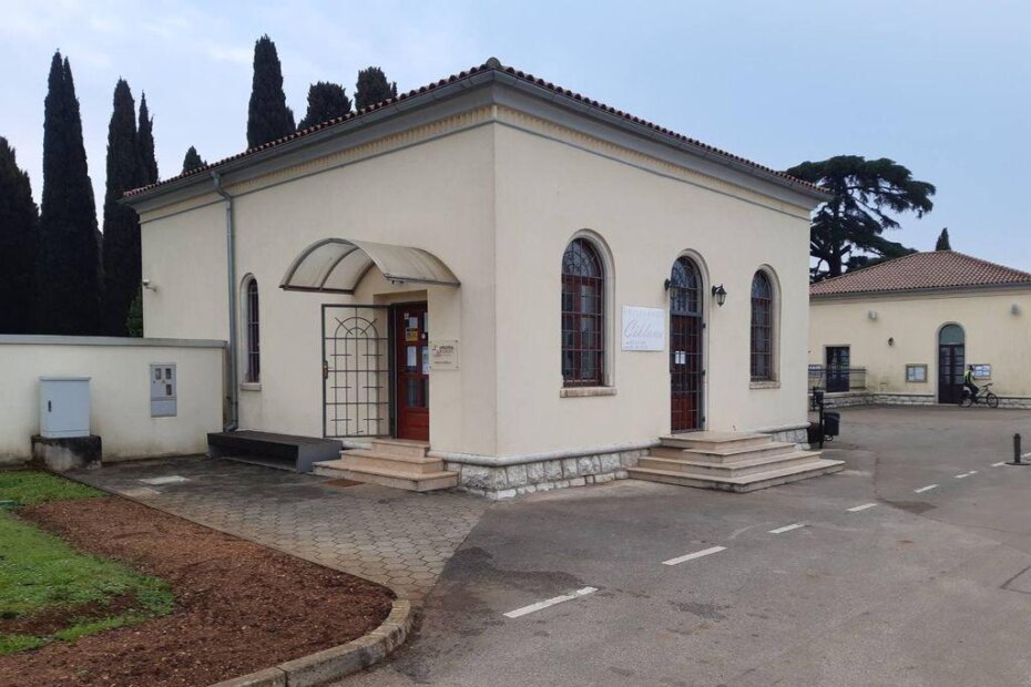 Cvjećarnica na porečkom gradskom groblju