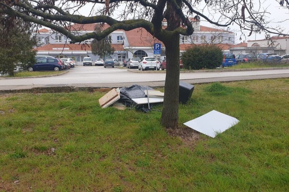 Smeće kod LaCopa u Poreču