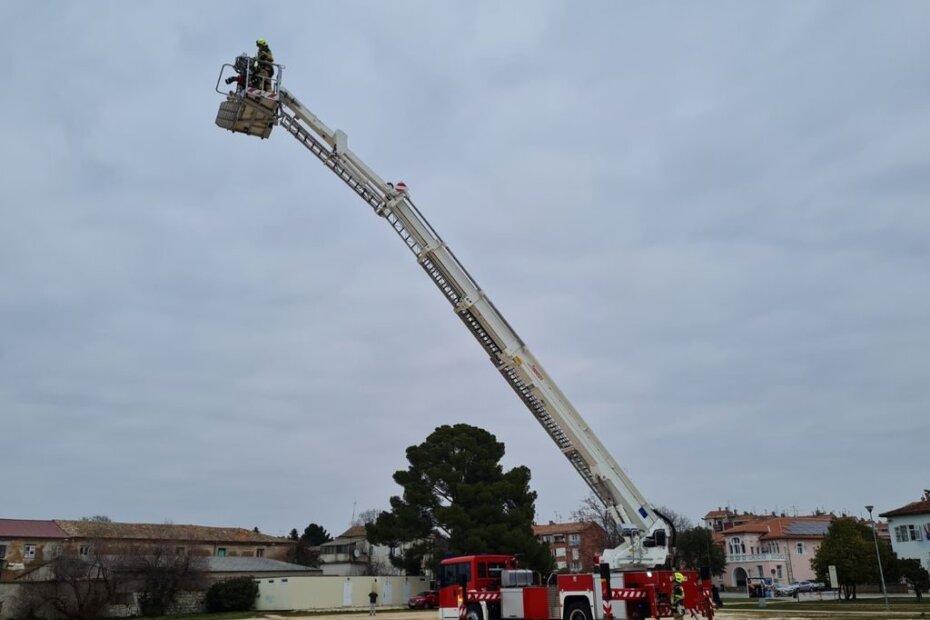 Nova vatrogasna platforma u JVP Poreč