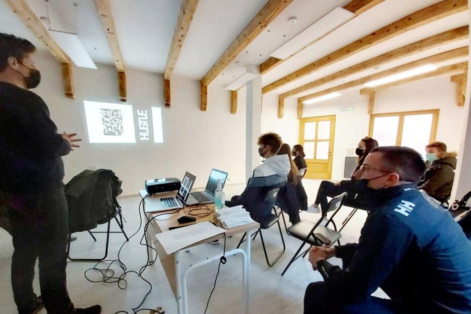 Sastanak u budućim prostorijama Kluba mladih