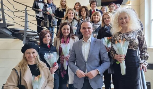 Gradsko vijeće Poreča čini gotovo 50% žena, a iza gotovo svih gradskih ustanova, odjela i tvrtki stoje upravo - žene!