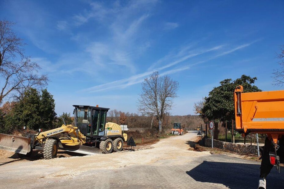 Asfaltiranje ceste Kosinožići – Nova Vas