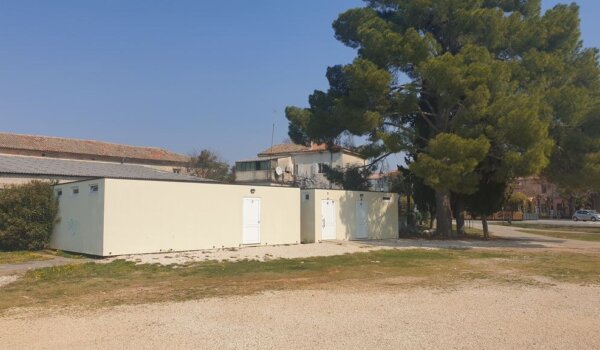 Turisti bi piškili, ali nemaju gdje