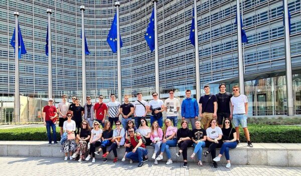 Maturanti 4B ekonomista SŠ Mate Balote Poreč posjetili Brisel i EU parlament