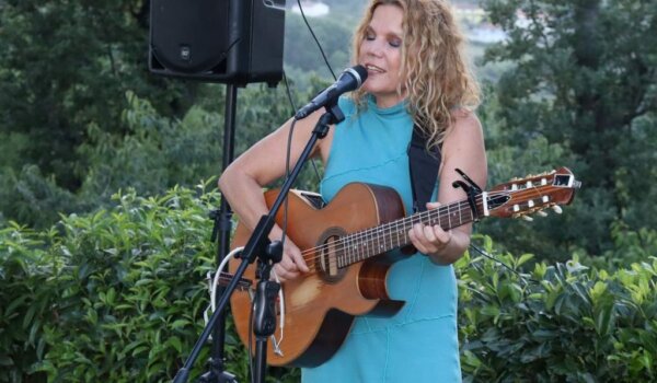 Prvi Festival vina i poezije u vinariji Radanović u Zovićima