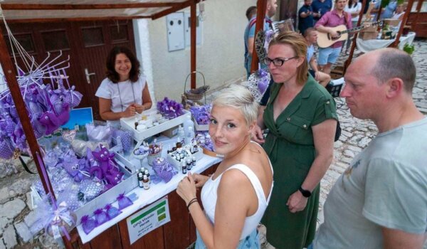 Prvi Gušti Lovreča uz bend Febra