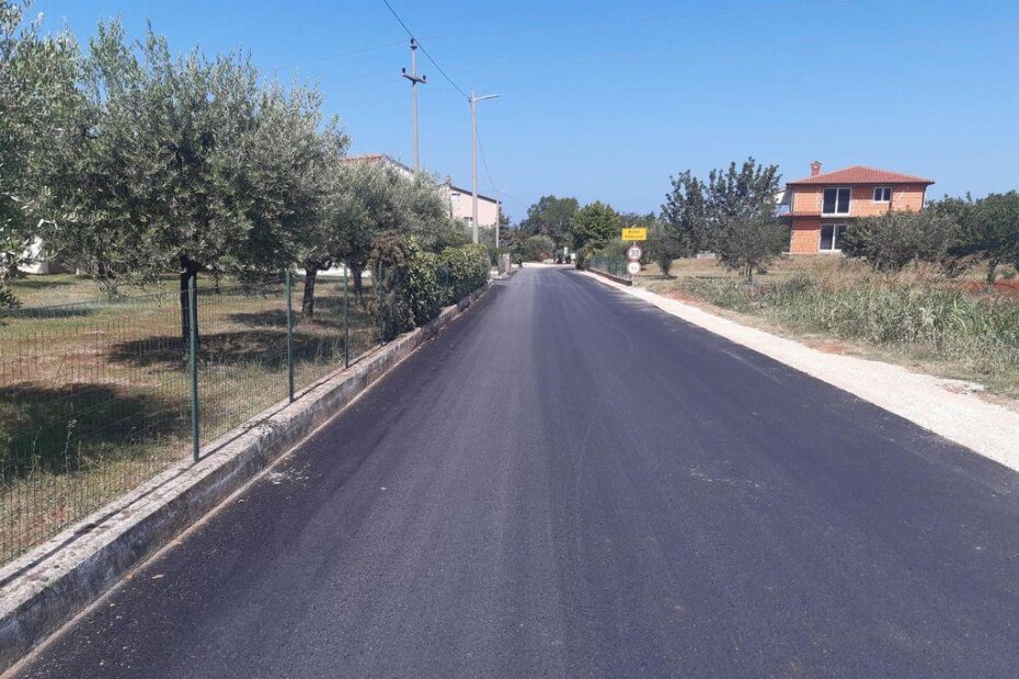 Asfaltirana cesta nakon radova u Rošinima