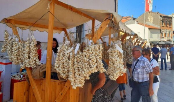Za vikend u Poreču  treće izdanje Festivala istarskog češnjaka