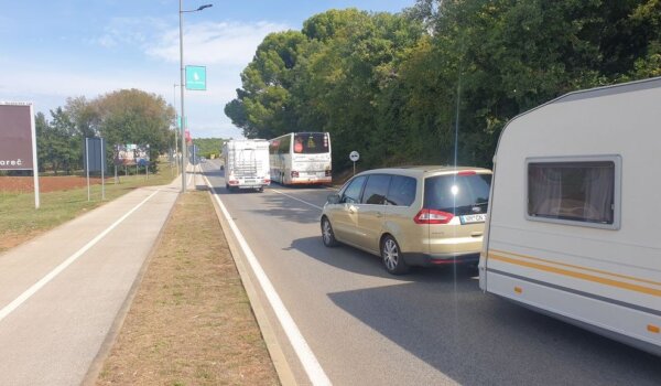 Neispravni autobus već drugi dan otežava promet na važnoj gradskoj prometnici