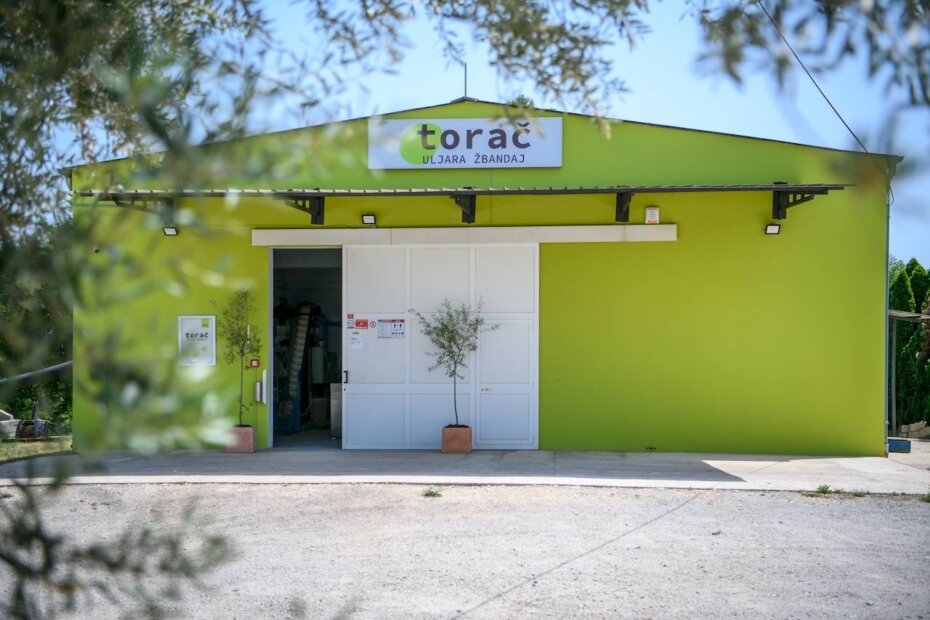 Uljara Torač u Žbandaju