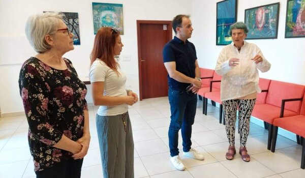 Poreč: Kupi sliku i spasi život
