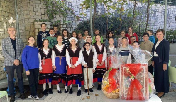 Učenici iz Sv. Lovreča posjetili porečki Dom za starije
