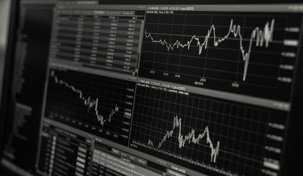 Prevarili ženu na internet oglasniku i za ukradeni novac kupili kriptovalute