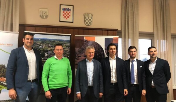 Prva benzinska postaja u Kašteliru