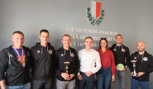 Uspješni atletičari SRK Running Fox na primanju kod gradonačelnika