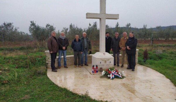 Komemoracija povodom 31. godišnjice pogibije pripadnika HRZ-a na vrsarskom aerodromu