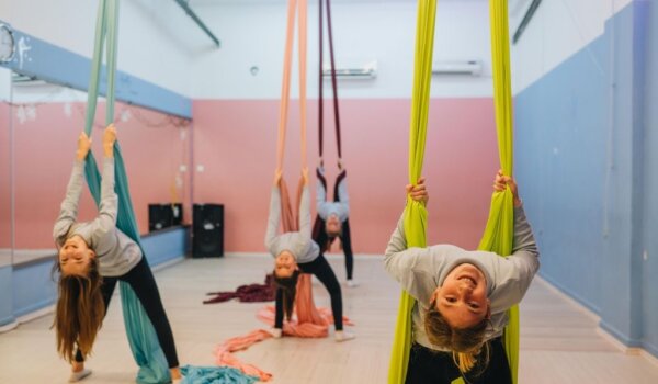 USB-ov pahuljasti svileni nastup u zraku na Adventu Poreč