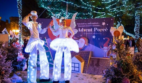 Foto: Otvoren Advent u Poreču
