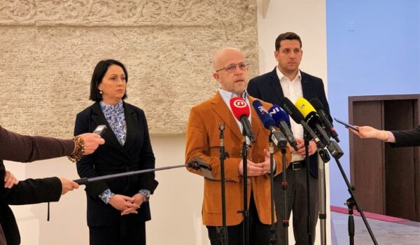 Daus: IDS traži povlačenje Zakona o pomorskom dobru