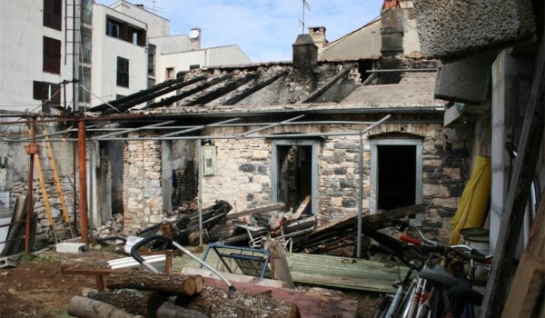 Utvrđuje se uzrok požara kuće u Režancima