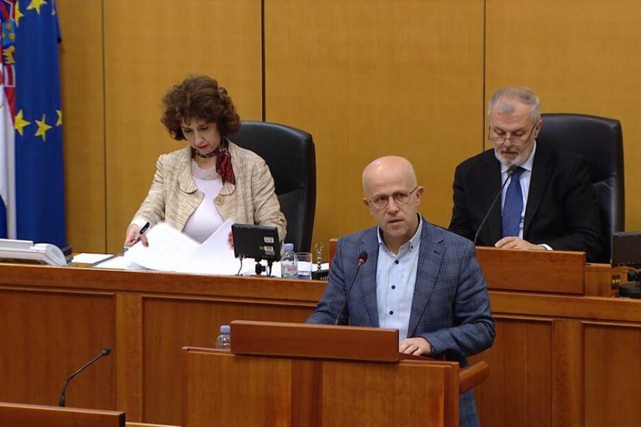 Pg QZS5 O3u press ids emil daus 18 01 2023