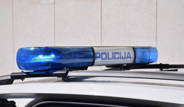 U Poreču otuđeni paneli