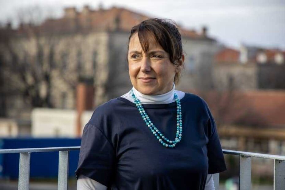 Dr.Irena Hrstić