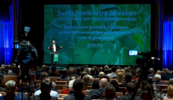 Paus na 36. saboru IDS-a: "Svaki čovik, svaki metar" naša je nova politička platforma za bolju i napredniju Istru