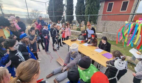 Male se maškare zabavljale na Dječjem karnevalu u Baderni