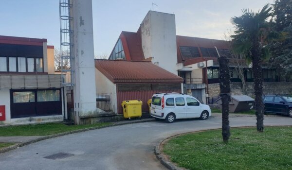Osnovna škola Poreč: Nema grijanja, oba kotla neispravna zbog lošeg održavanja