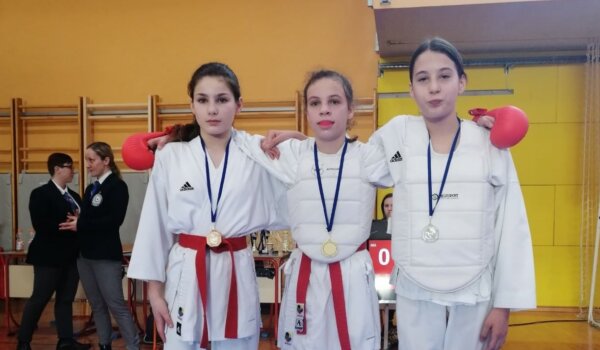 Eva Paola Ramaja  srebrna, Lucija Jozić brončana na turniru u Postojni