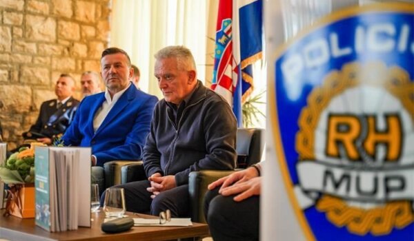Predstavljena monografija ''Specijalna jedinica policije Policijske uprave istarske Bak u Domovinskom ratu i poraću''